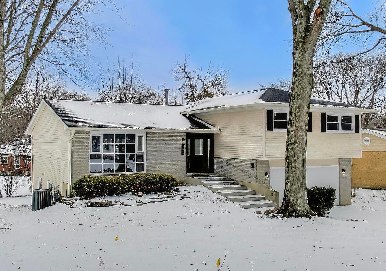 123 Kainer Ave Barrington, IL 60010 - Thumbnail 3