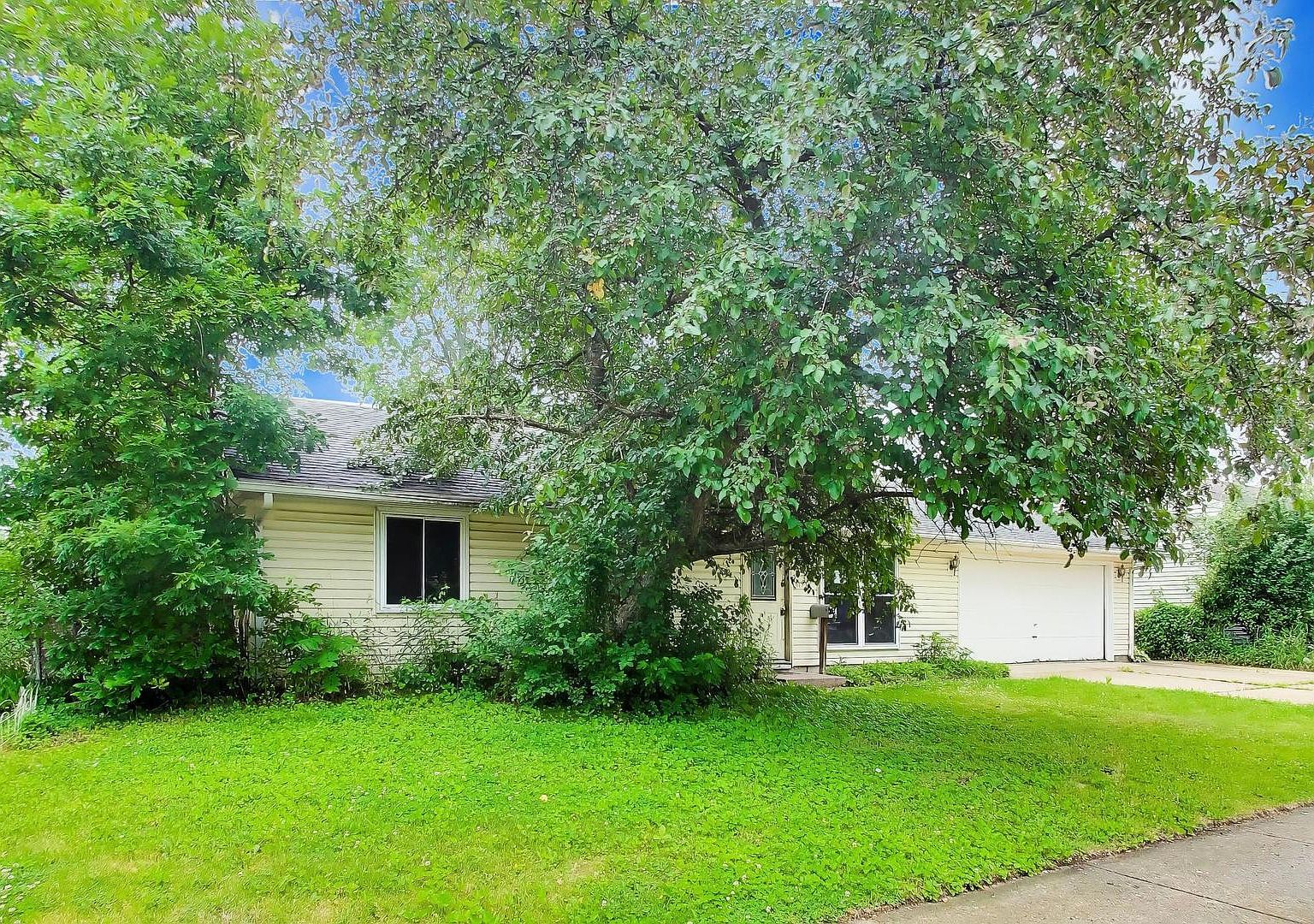 619 Parkside Cir Streamwood, IL 60107 - Thumbnail 3
