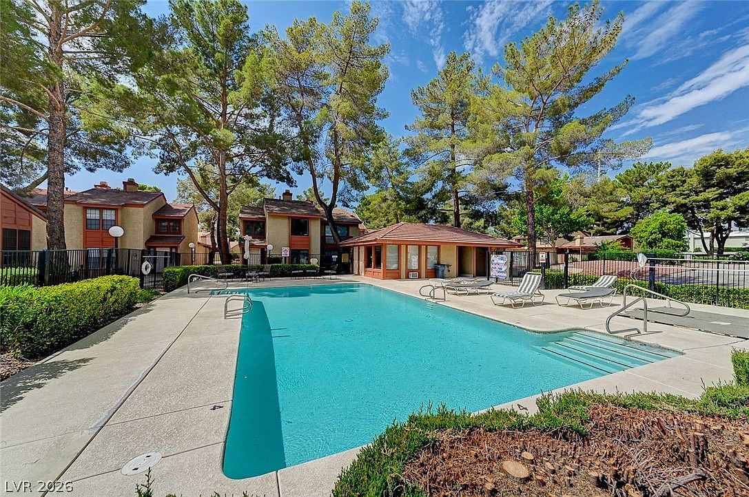 2398 Pickwick Dr Henderson, NV 89014 - Thumbnail 3