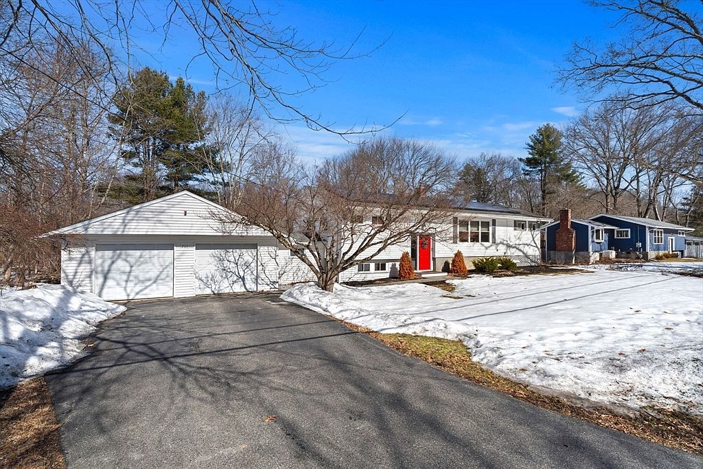 237 Davis Rd Bedford, MA 01730 - Thumbnail 3