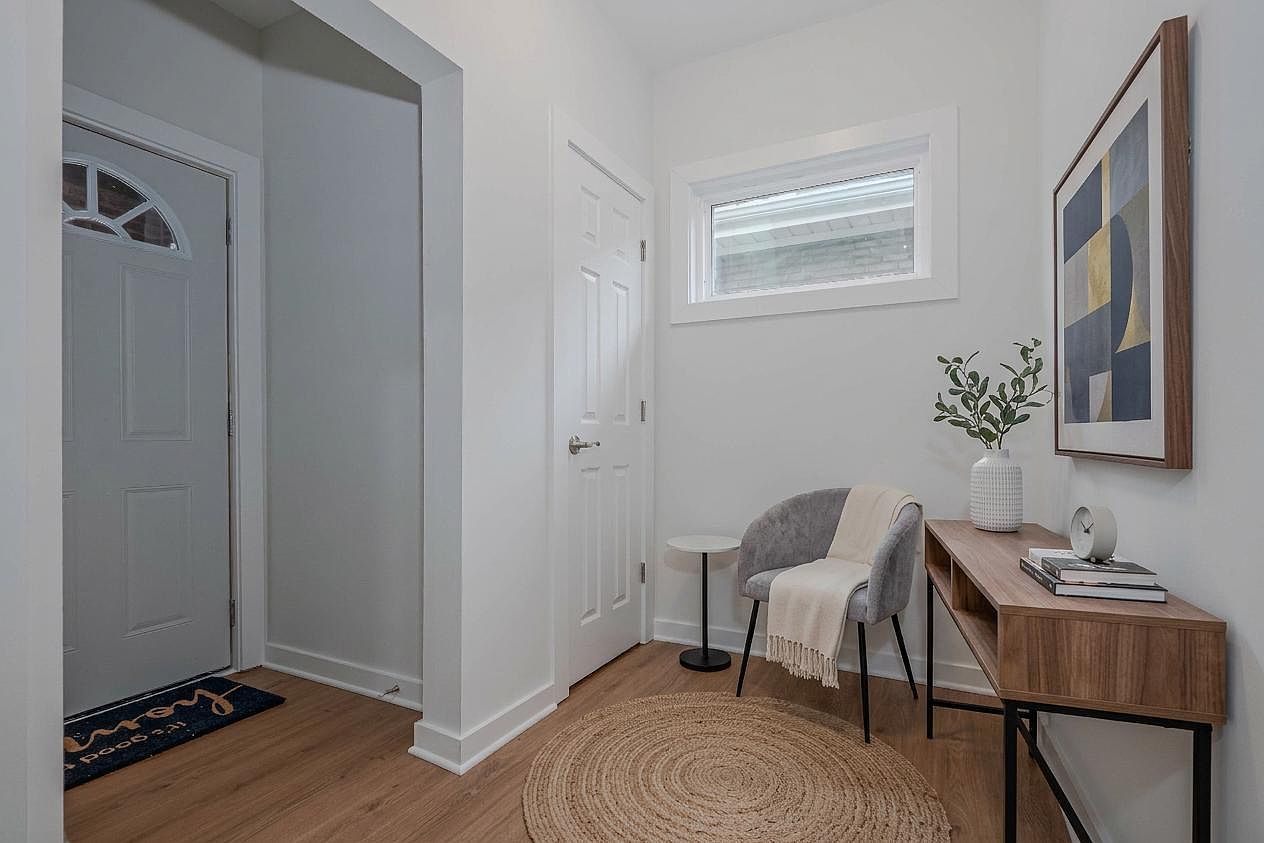 8137 S Loomis Blvd Chicago, IL 60620 - Thumbnail 3