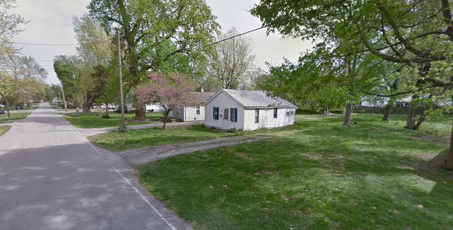 2827 E Hickory St Decatur, IL 62526 - Thumbnail 3