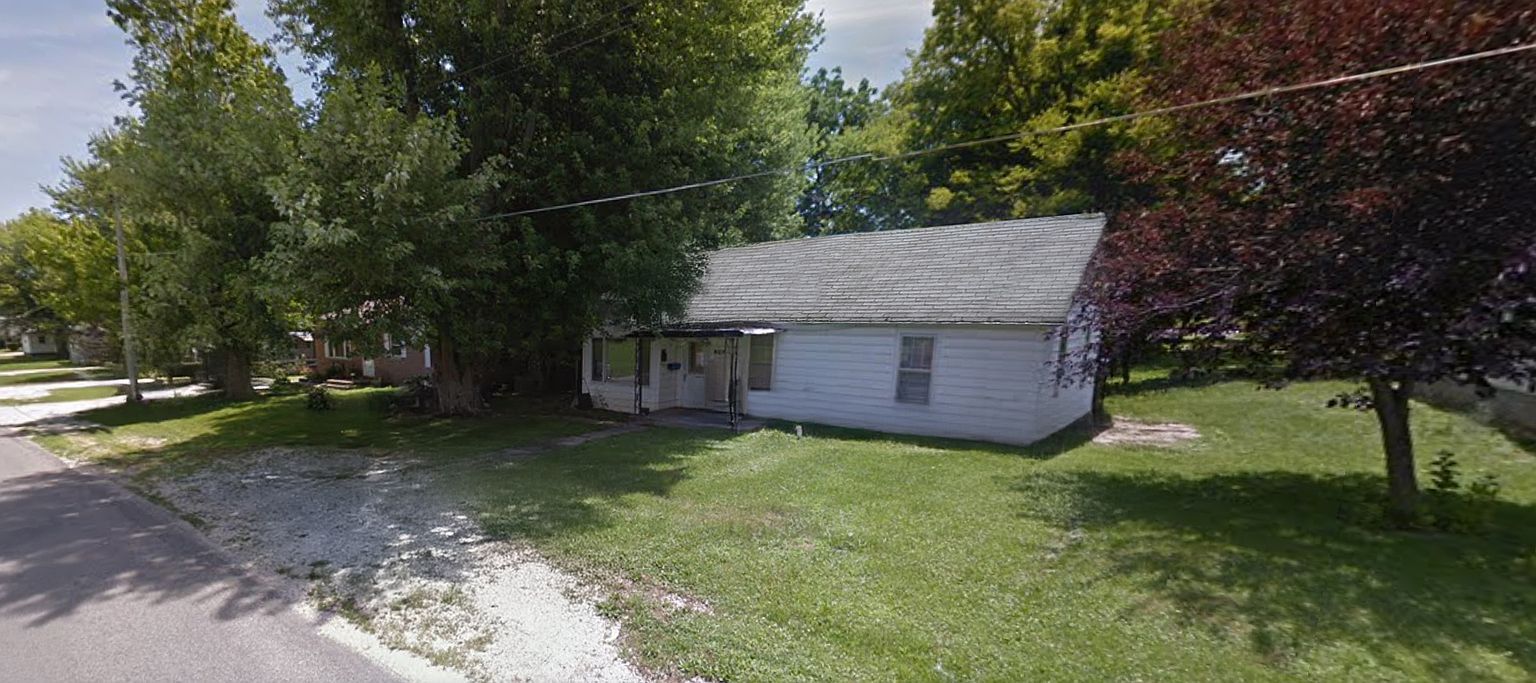 927 W Perry St Pittsfield, IL 62363 - Thumbnail 3