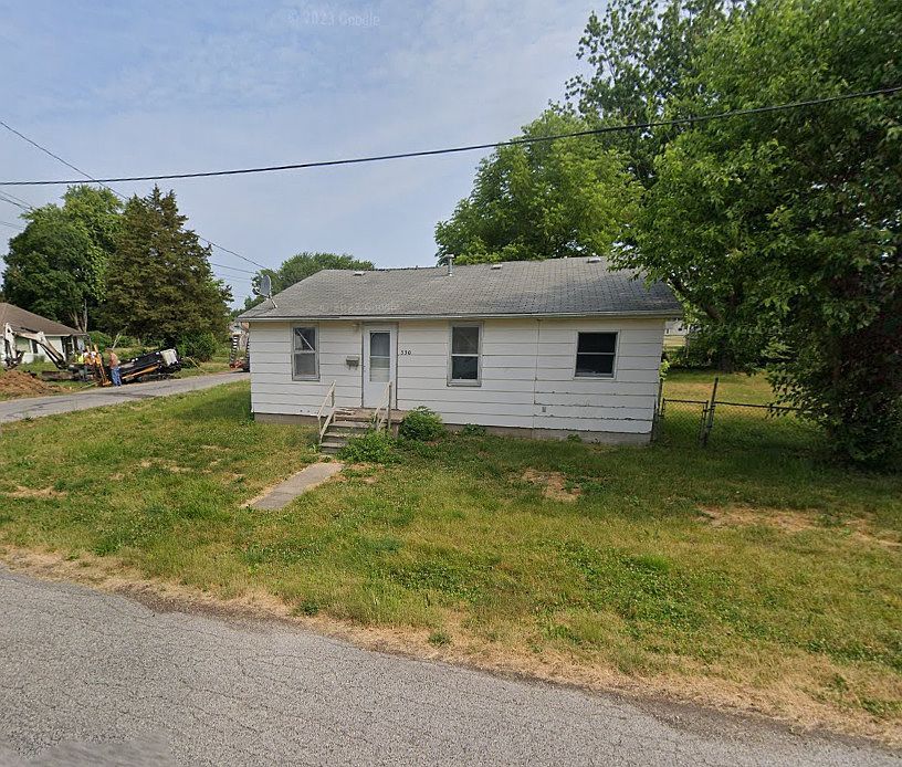 330 W Avenue G Lewistown, IL 61542 - Thumbnail 3