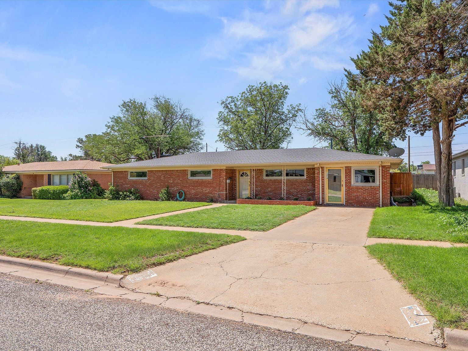 1214 E Buckley St Brownfield, TX 79316 - Thumbnail 3