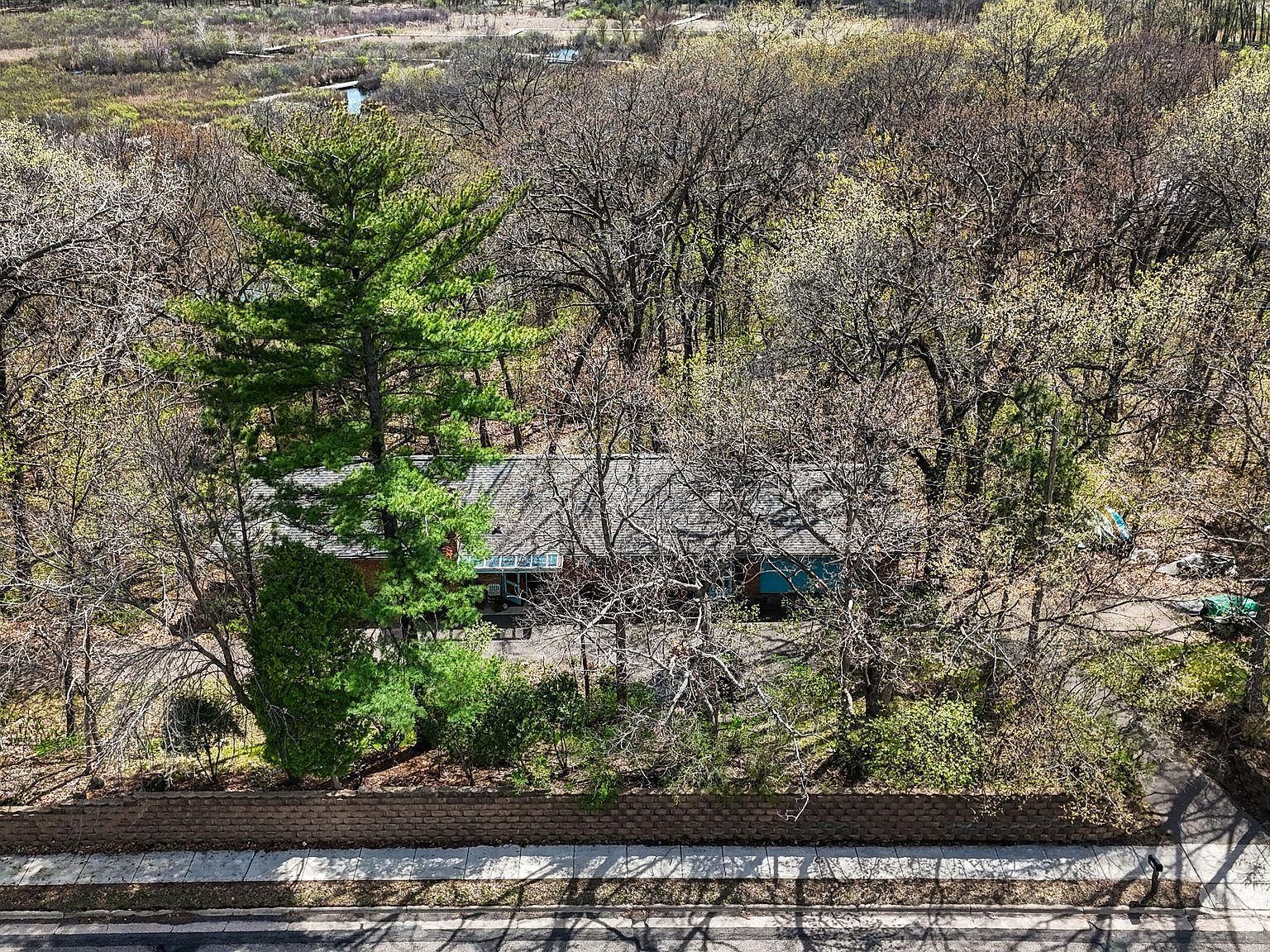 556 County Road C W Roseville, MN 55113 - Thumbnail 3