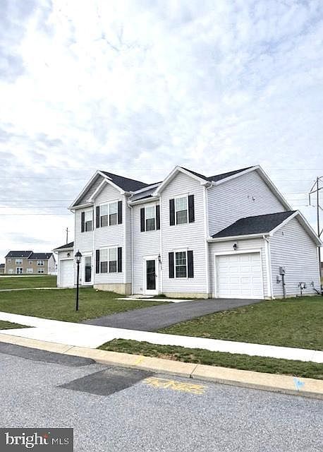 3755 Castle Dr Dover, PA 17315 - Thumbnail 3