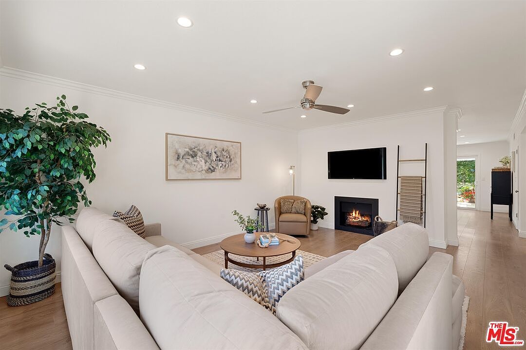 32136 Watergate Rd Westlake Village, CA 91361 - Thumbnail 3