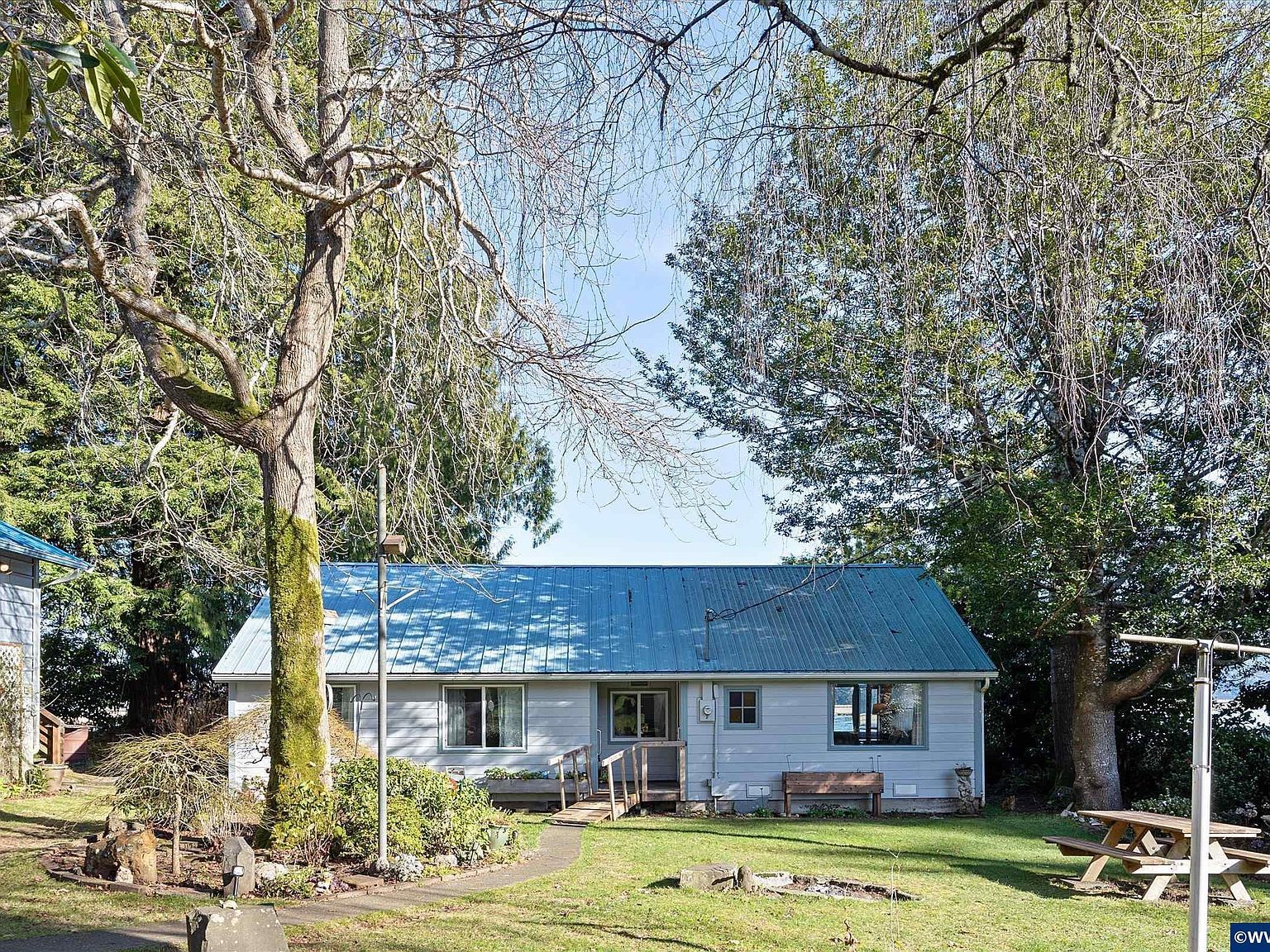 2032 SE Garden Way Waldport, OR 97394 - Thumbnail 3