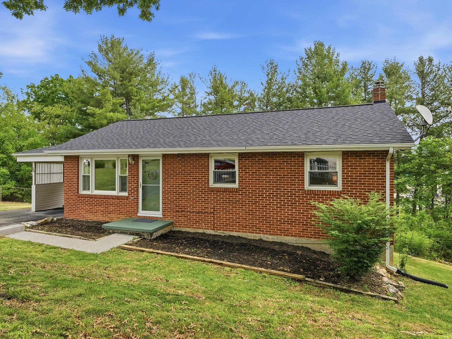 665 Betty Dr Christiansburg, VA 24073 - Thumbnail 3