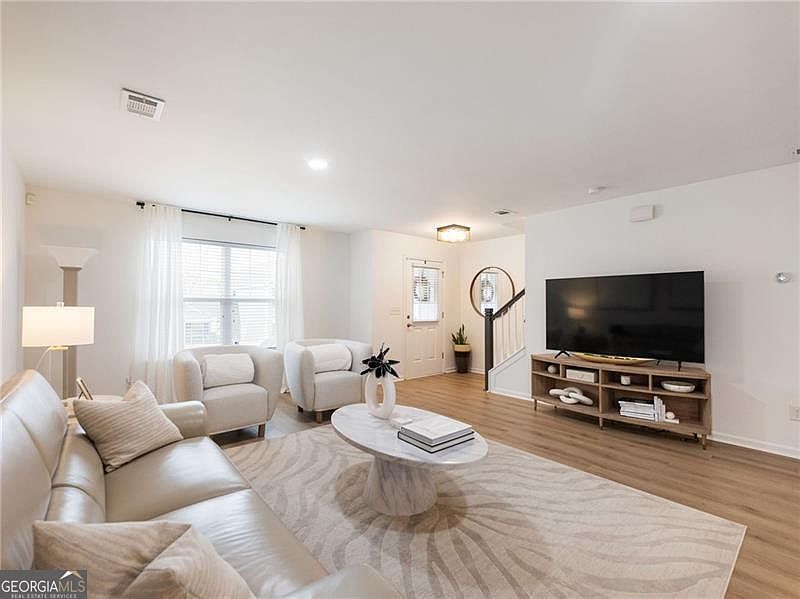 527 Cypher Dr Suwanee, GA 30024 - Thumbnail 3