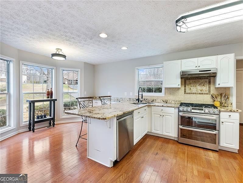 6650 Lake Run Dr Flowery Branch, GA 30542 - Thumbnail 3