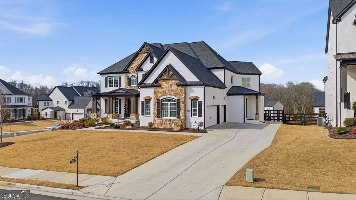 7605 Poppy Mill Ln Cumming, GA 30040 - Thumbnail 3