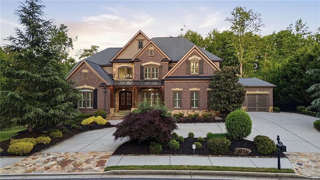 2380 Manor Creek Ct Cumming, GA 30041 - Thumbnail 3