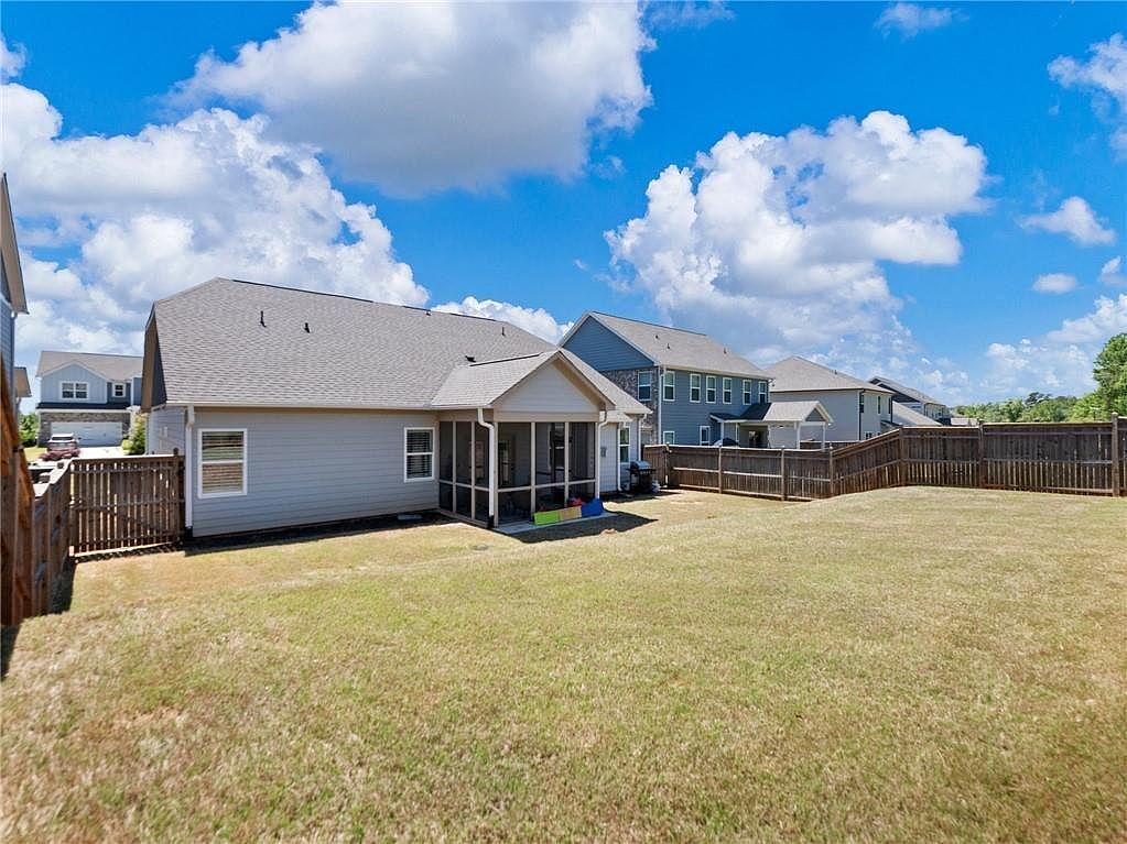 6940 Manchester Dr Flowery Branch, GA 30542 - Thumbnail 3
