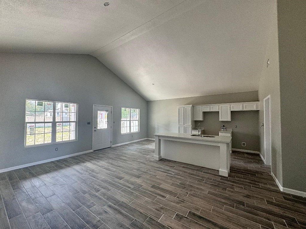 2006 S Park St Pecos, TX 79772 - Thumbnail 3