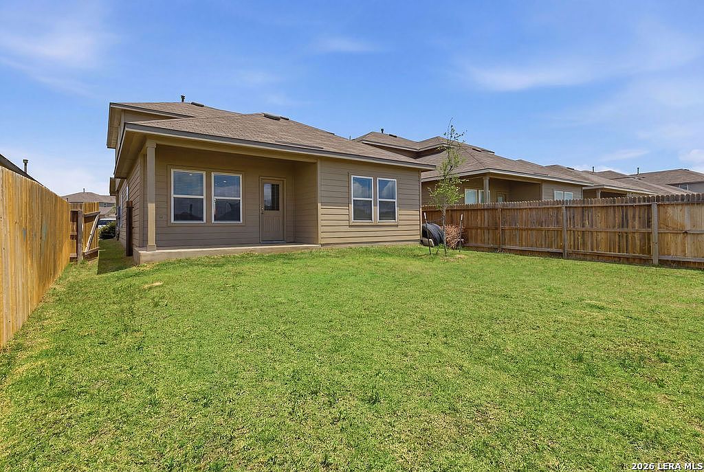 133 Legendary Trail Loop Floresville, TX 78114 - Thumbnail 3