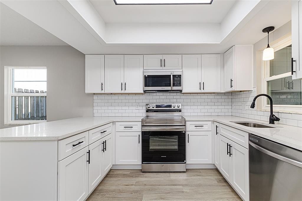 265 Lake Thomas Dr Winter Haven, FL 33880 - Thumbnail 3