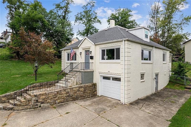 301 Lewis Ave Jeannette, PA 15644 - Thumbnail 3