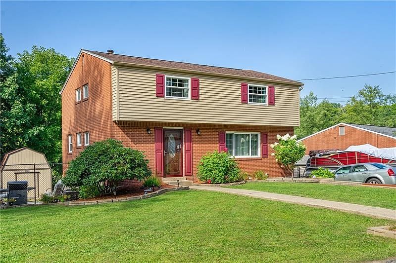 1513 Sugarloaf Dr Pittsburgh, PA 15239 - Thumbnail 3