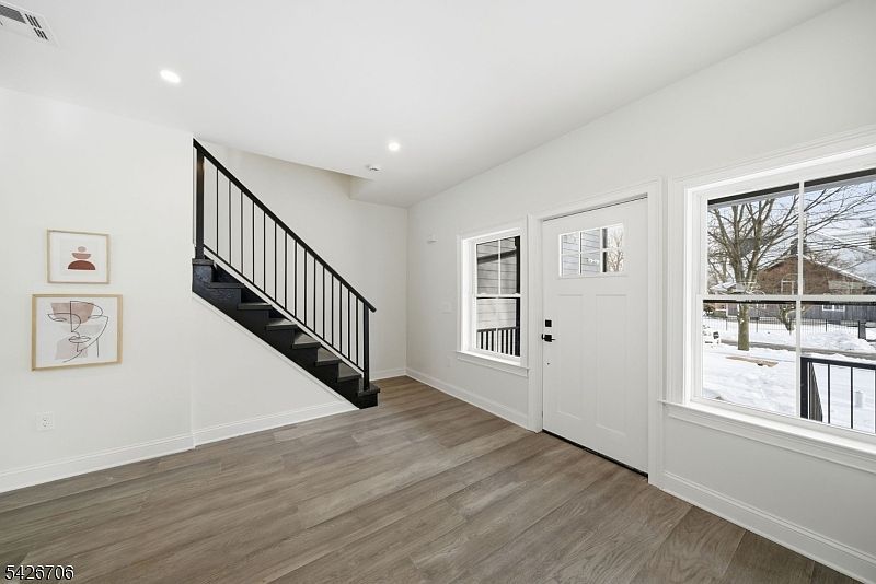 28 Irving St Montclair, NJ 07042 - Thumbnail 3