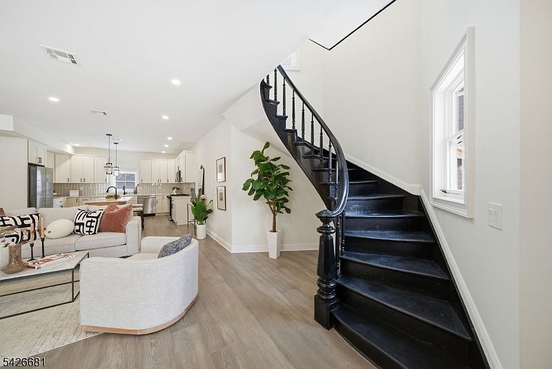 28 1/2 Irving St Montclair, NJ 07042 - Thumbnail 3