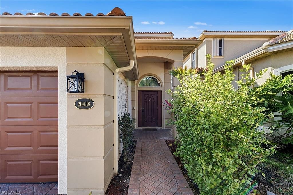 20438 Ardore Ln Estero, FL 33928 - Thumbnail 3