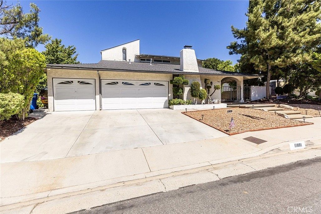 11801 Thunderbird Ave Porter Ranch, CA 91326 - Thumbnail 3