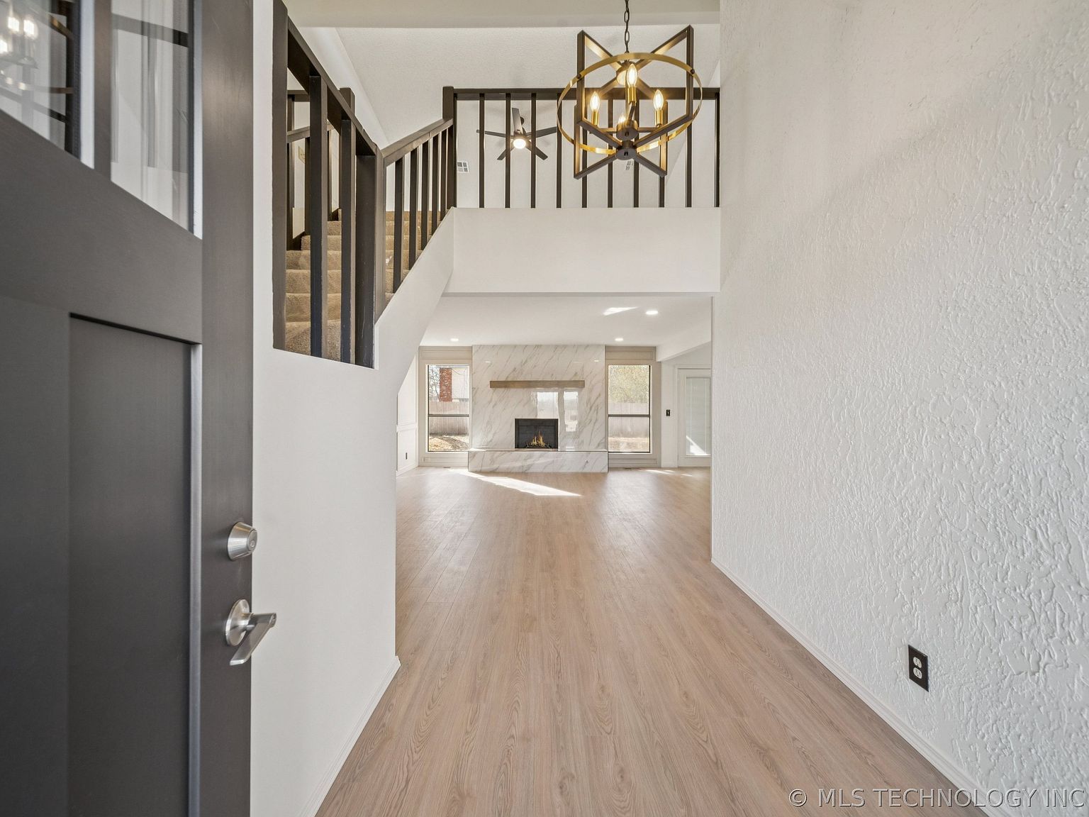 909 W Albuquerque St Broken Arrow, OK 74011 - Thumbnail 3