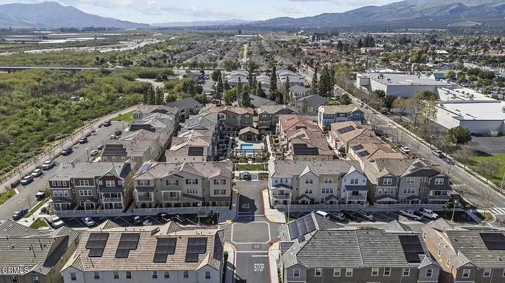 586 Apricot Ln Fillmore, CA 93015 - Thumbnail 3