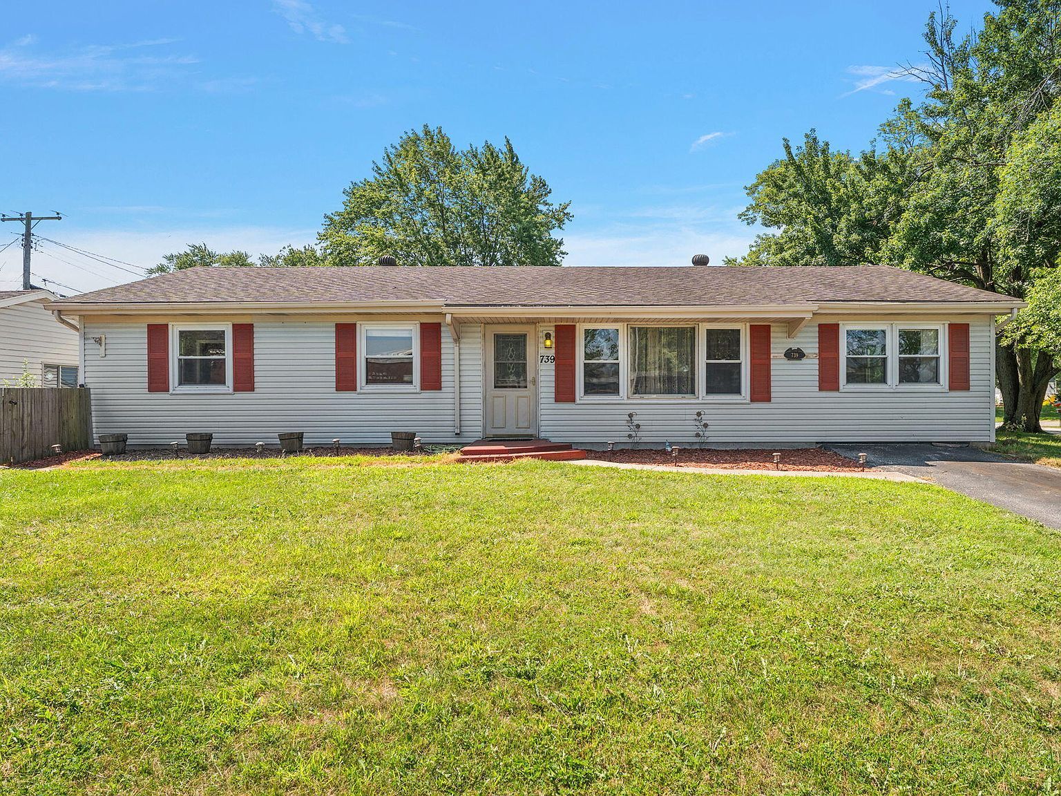 739 Eagle Creek Rd Valparaiso, IN 46385 - Thumbnail 3