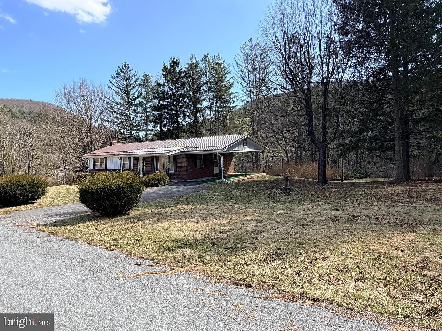 242 Gracey Rd Waterfall, PA 16689 - Thumbnail 3