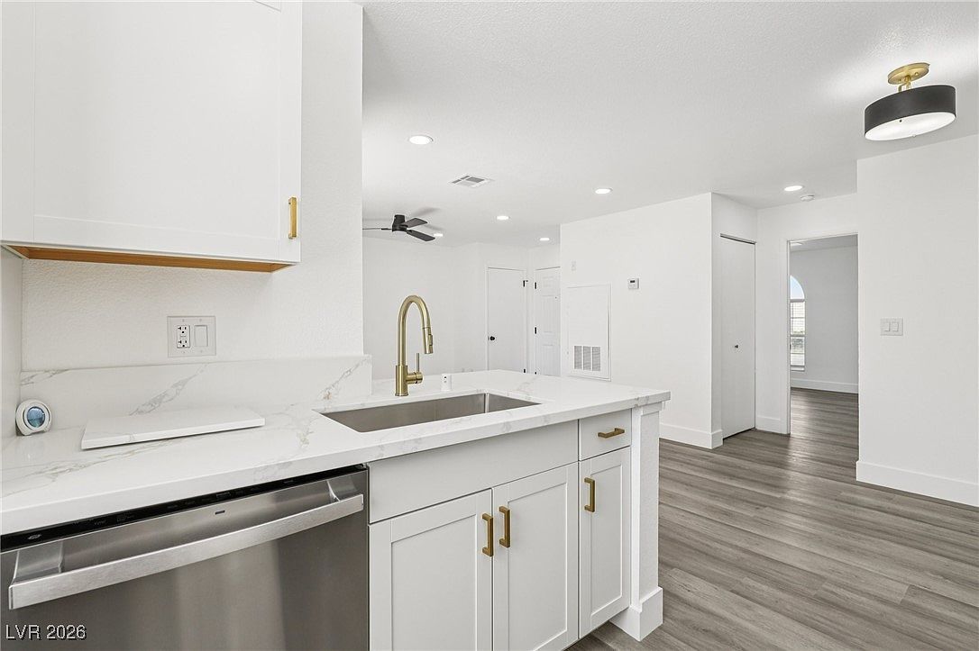 3150 Soft Breezes Dr APT 1034 Las Vegas, NV 89128 - Thumbnail 3