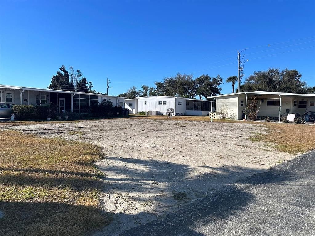 5302 Chateau Ln #2 Bradenton, FL 34207 - Thumbnail 3