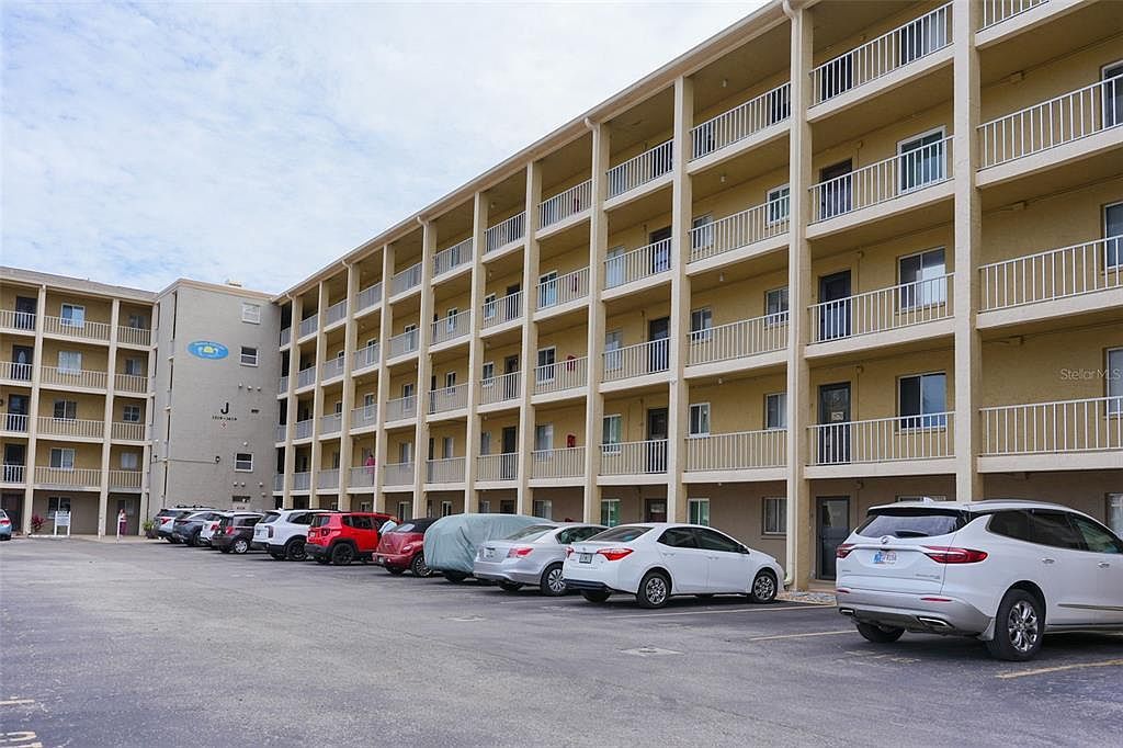 3607 Lake Bayshore Dr #312 Bradenton, FL 34205 - Thumbnail 3