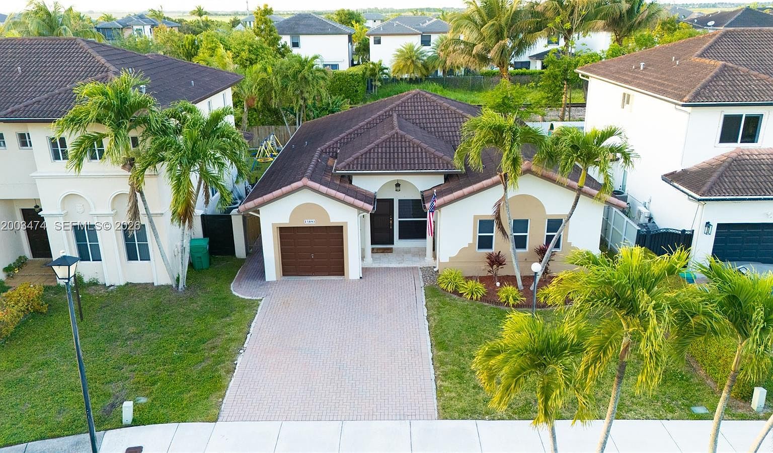 15893 SW 138th Ter Miami, FL 33196 - Thumbnail 3