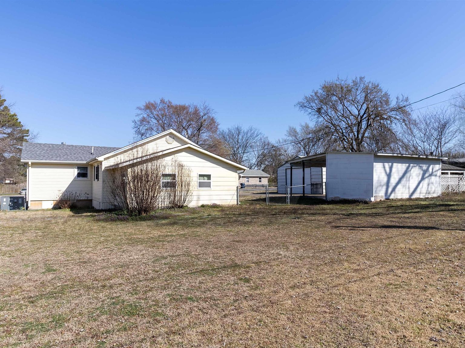 1711 Cline St Clarksville, AR 72830 - Thumbnail 3