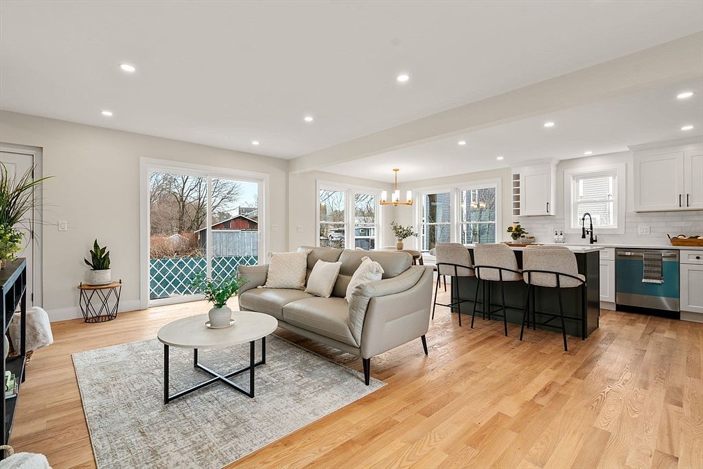 24 Lowell St Wilmington, MA 01887 - Thumbnail 3