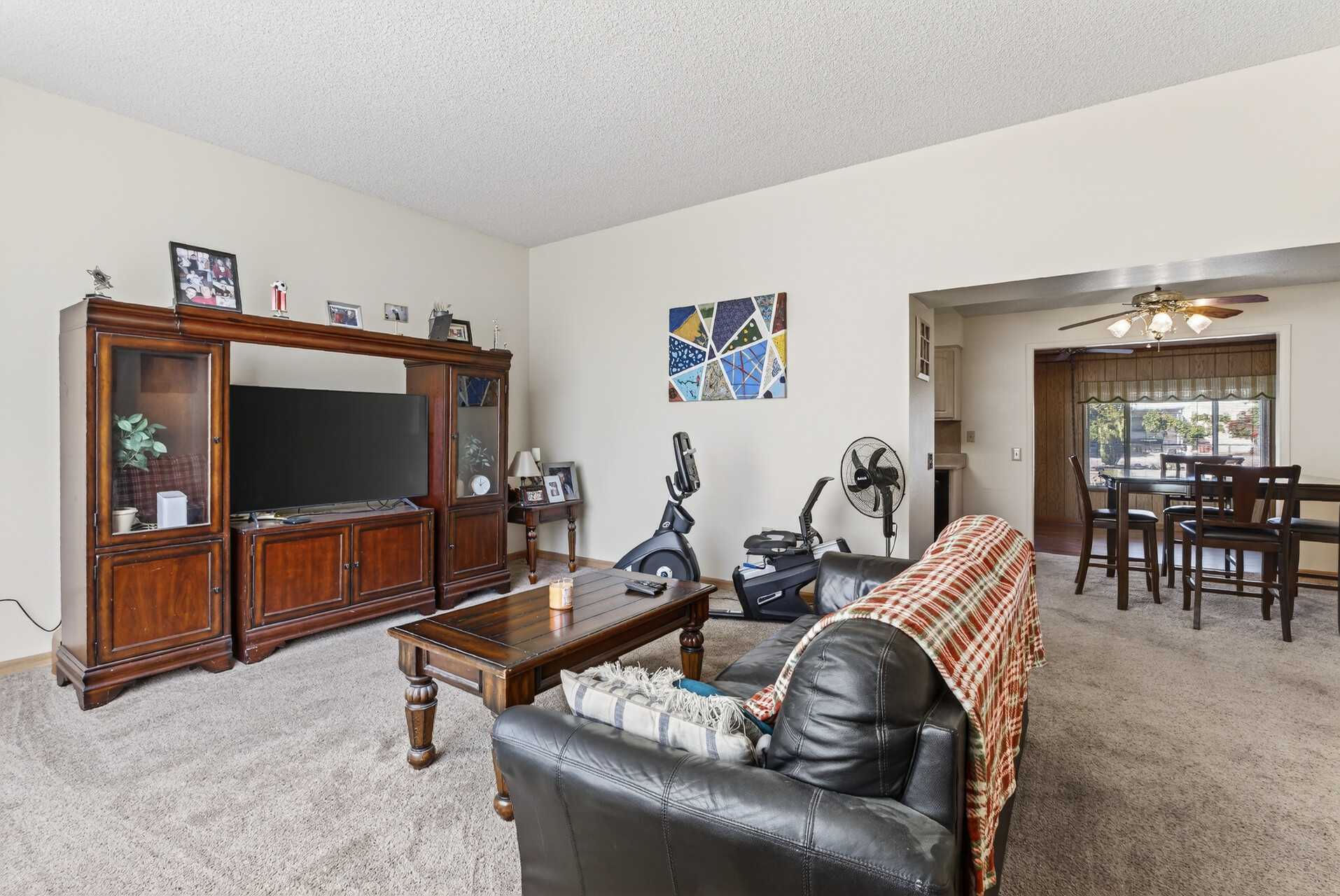 11034 W Crestbrook Dr, Sun City, AZ, USA, 85351 - Thumbnail 3