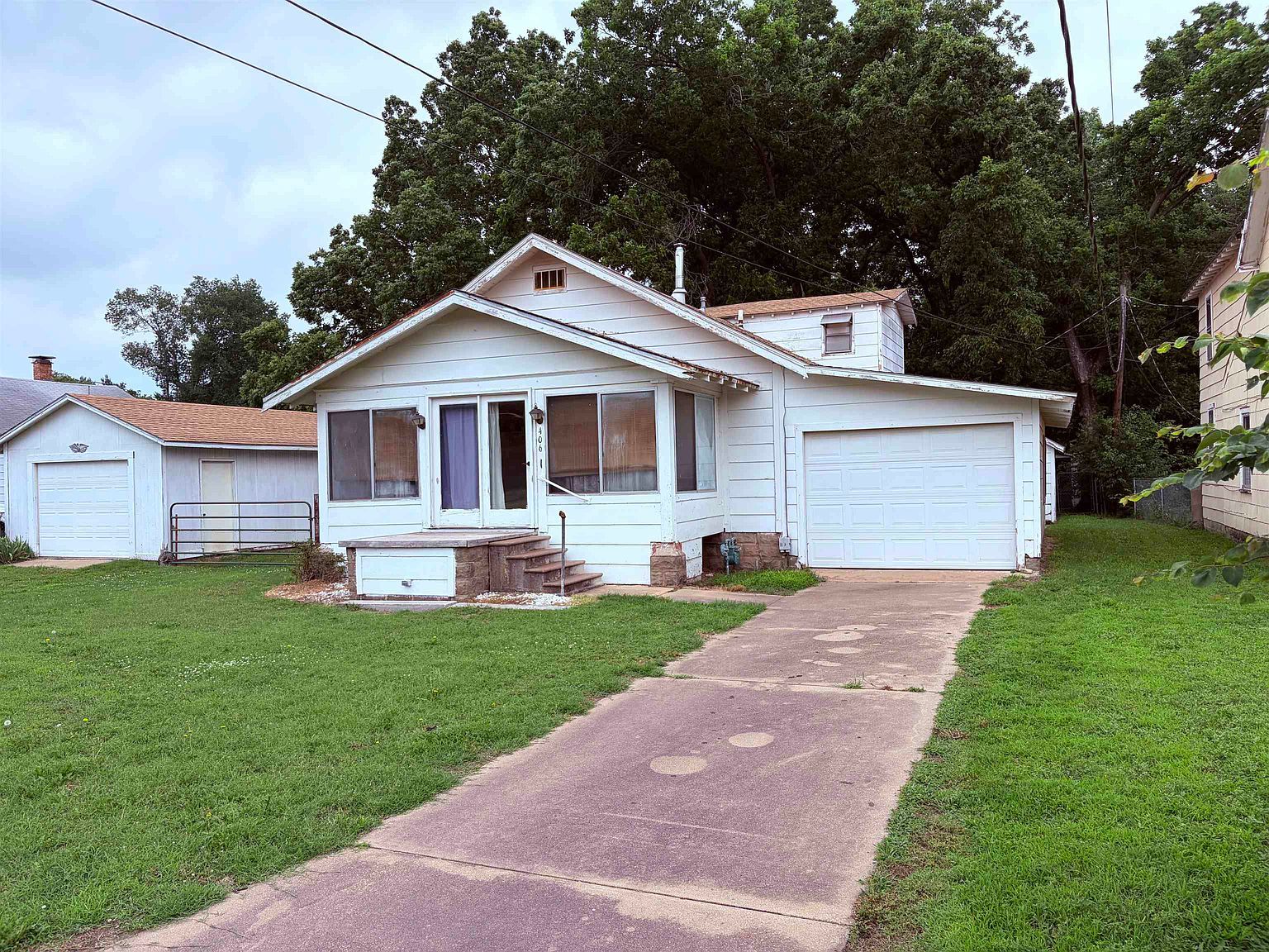 406 E 5th Ave Winfield, KS 67156 - Thumbnail 3