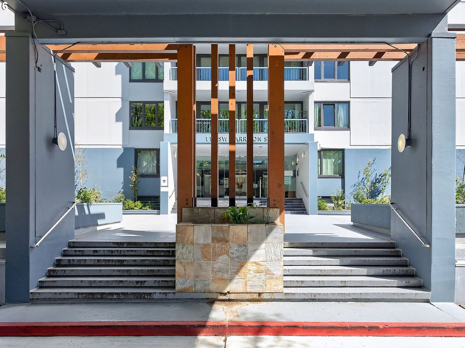 111 SW Harrison St APT 8F Portland, OR 97201 - Thumbnail 3