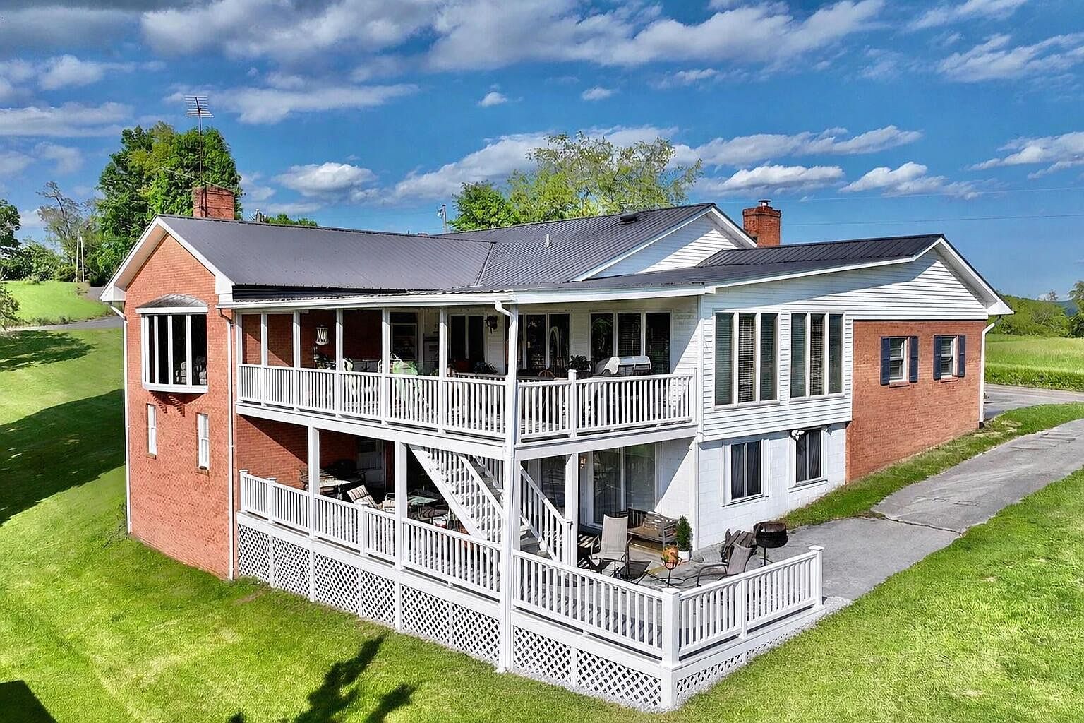 4061 Fairview Rd Lewisburg, WV 24901 - Thumbnail 3