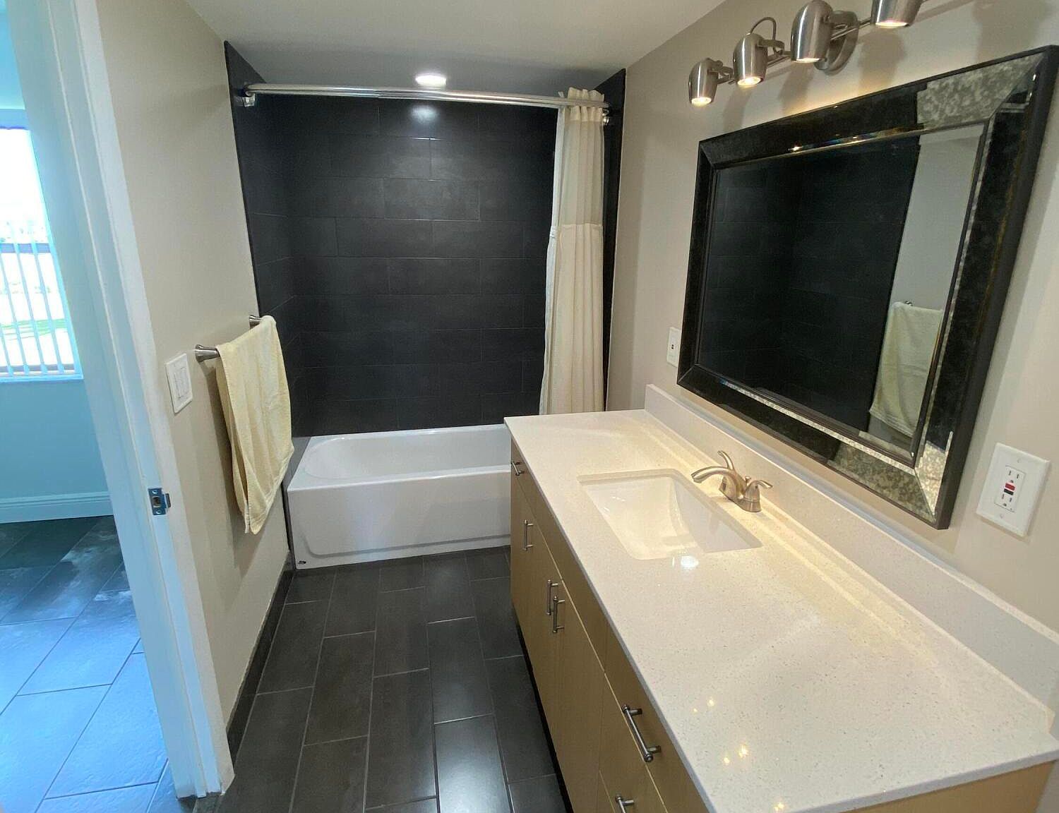 9355 SW 8th St APT 305 Boca Raton, FL 33428 - Thumbnail 3