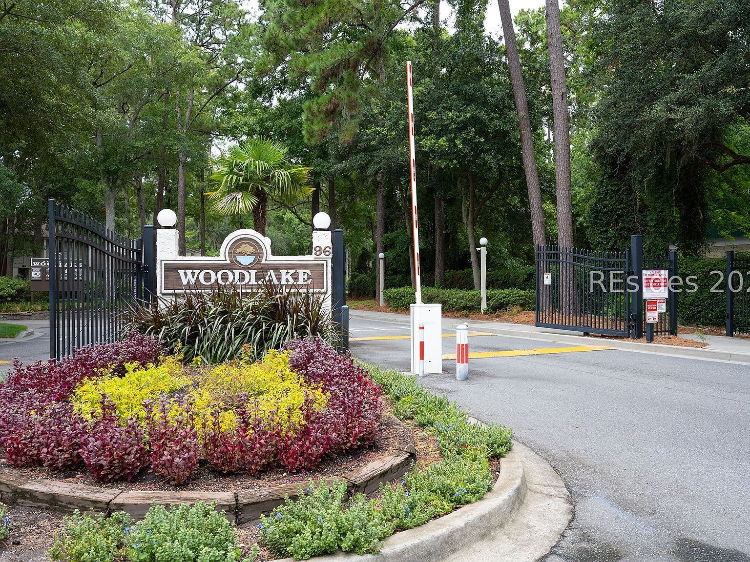 96 Mathews Dr APT 38 Hilton Head Island, SC 29926 - Thumbnail 3