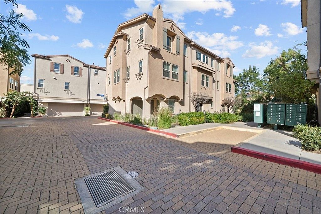 7214 N Chestnut Ln Van Nuys, CA 91405 - Thumbnail 3