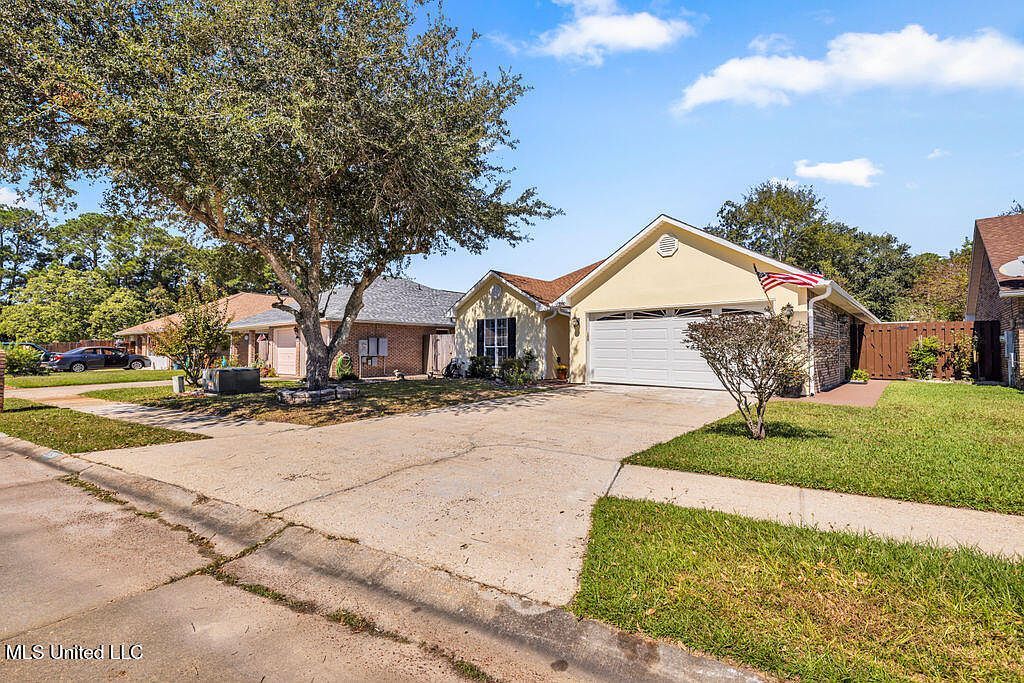 2090 Woodfield Ln Biloxi, MS 39532 - Thumbnail 3