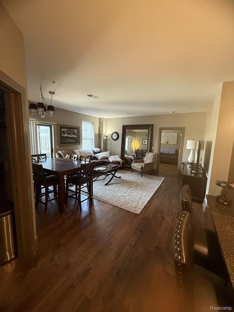 500 E Michigan Ave APT 411 Lansing, MI 48912 - Thumbnail 3