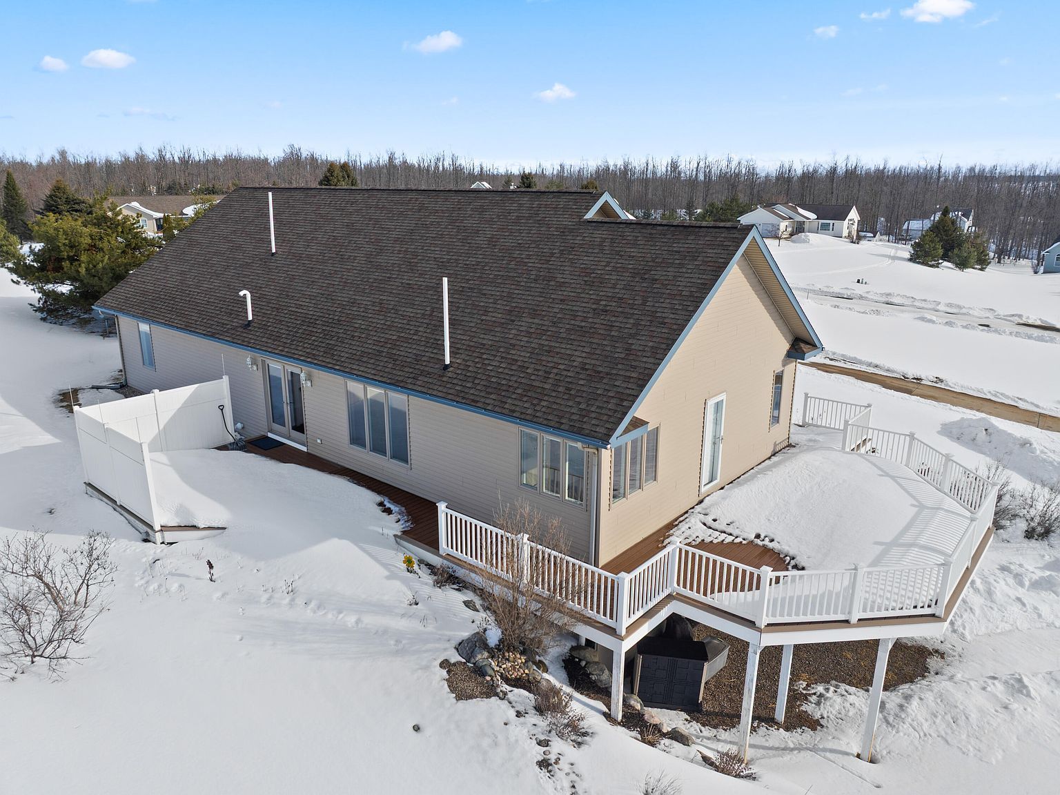 1541 Clearview Ln Gaylord, MI 49735 - Thumbnail 3