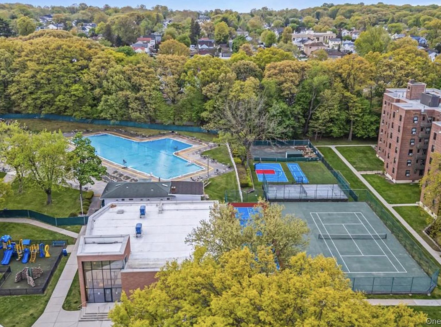 75-08 Bell Blvd #3L Queens, NY 11364 - Thumbnail 3