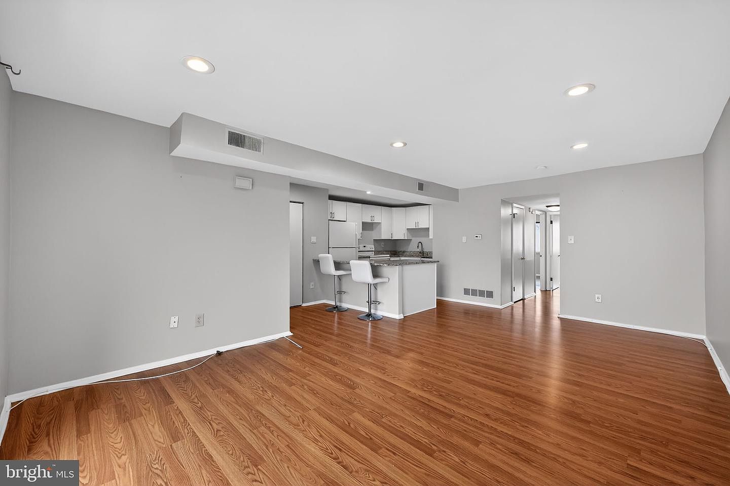 358 Saybrook Ln Wallingford, PA 19086 - Thumbnail 3